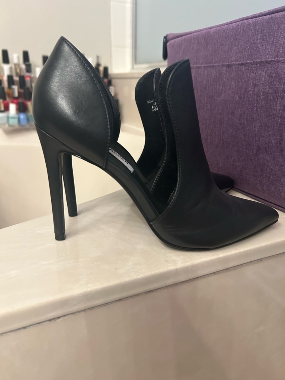 Steve Madden Black Pointed Dolly booties